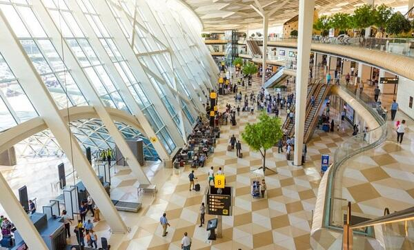 Aeroportdan şəhərə taksi qiyməti fantastik səviyyəyə qalxdı